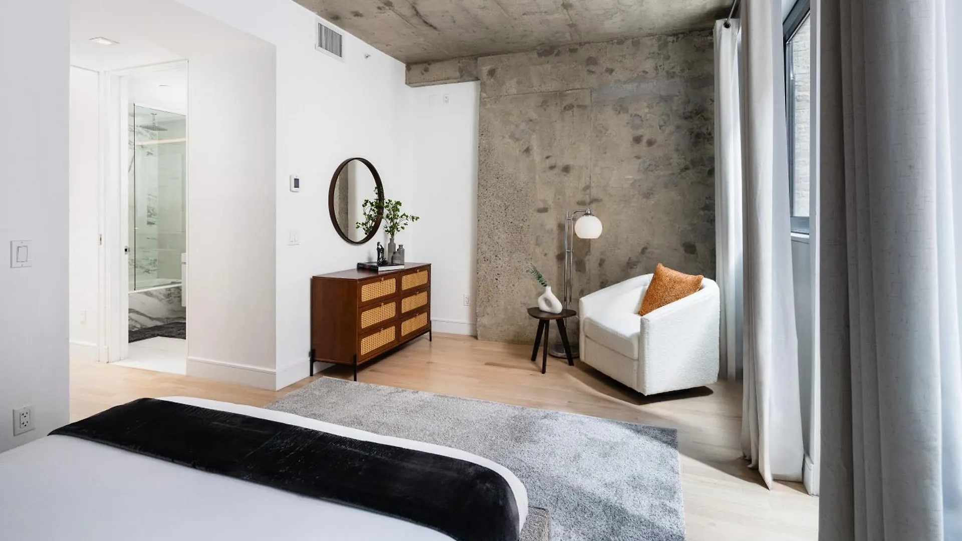 Stunning Apartment With Patio In Manhattan Нью-Йорк