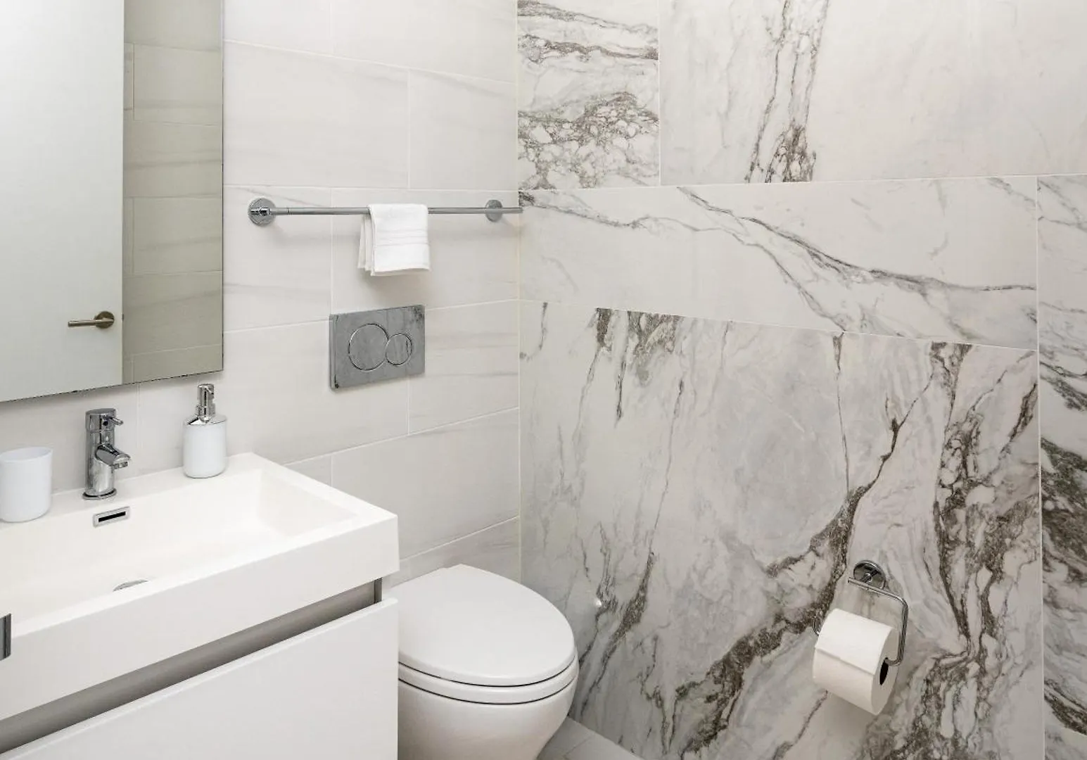 Stunning Apartment With Patio In Manhattan Нью-Йорк